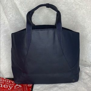 Lululemon Athletica all purpose navy blue bag